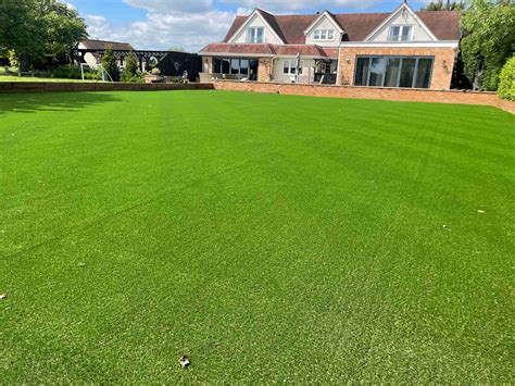 The 8 Best Artificial Grass Options (2024 Guide) .